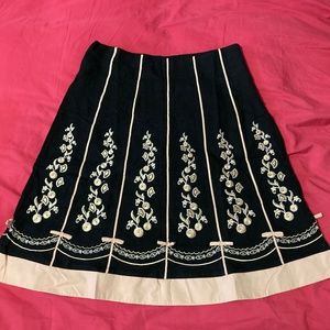 A/Zwell Midi Cotton Linen Skirt with Embroidery Size M - Excellent Condition!